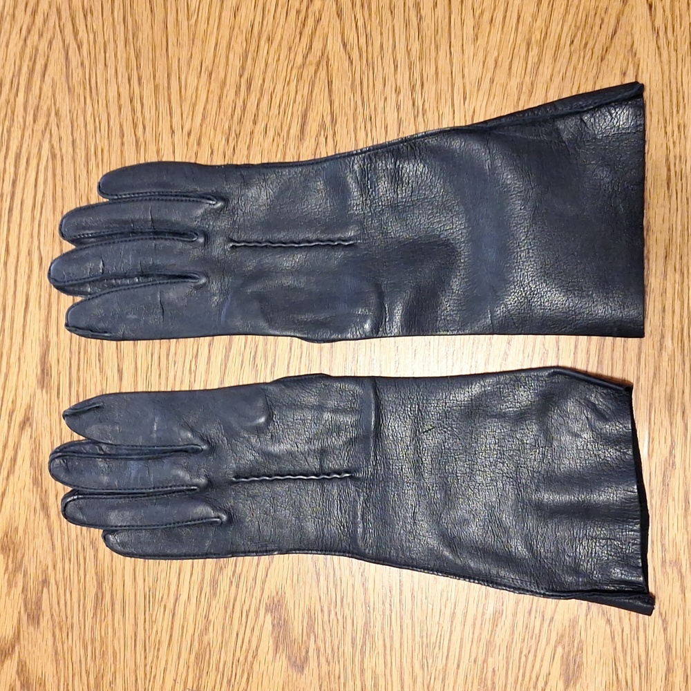 Vintage Woman's Black Deerskin Gloves